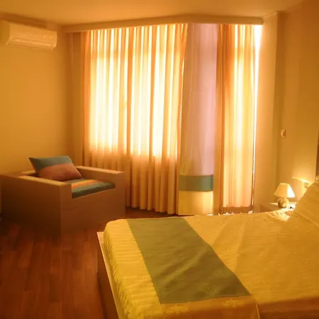 Club & Karaburun Otel Okurcalar