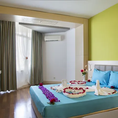 Otel Club & Karaburun