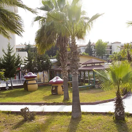 Club & Karaburun Otel Okurcalar