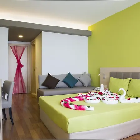 Club & Karaburun Otel Okurcalar