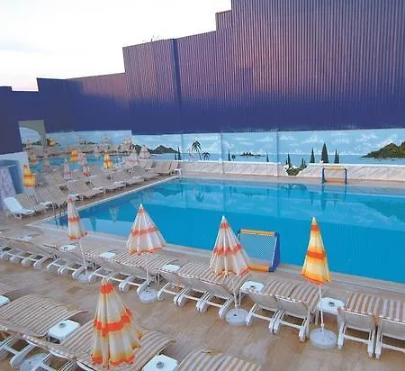 Club & Karaburun Otel 5*