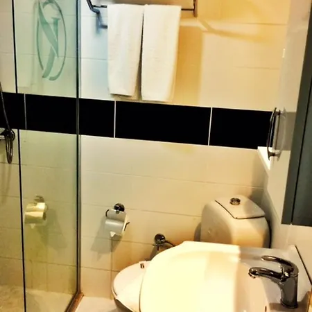 Club & Karaburun Otel