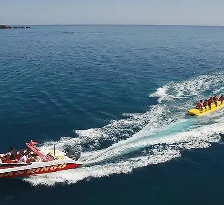 Club & Karaburun Otel